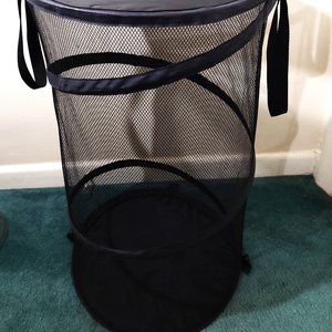 Popup laundry basket